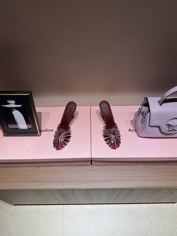 20251128101324732 300